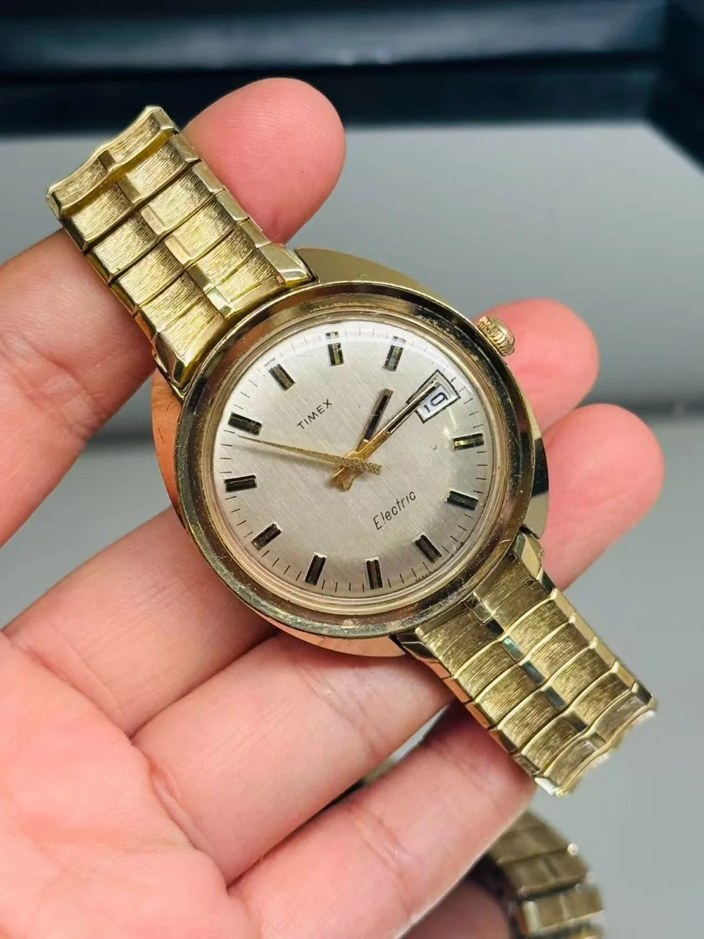 Vintage Timex Electric Gold Tone Day Date Men’s Watch 34mm Runs New Battery
